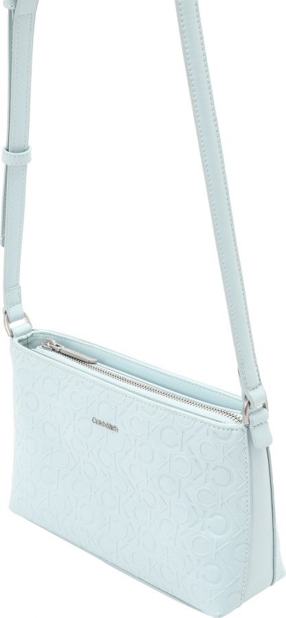 Taška přes rameno Calvin Klein světlemodrá